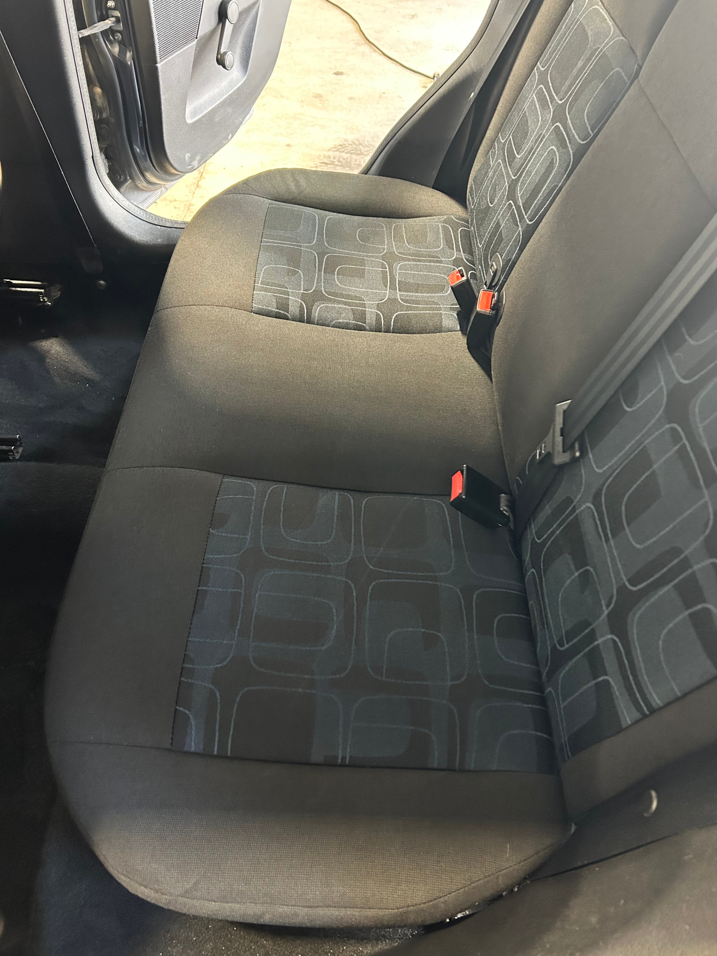 Siège de voiture propre après nettoyage MP Auto Perfection